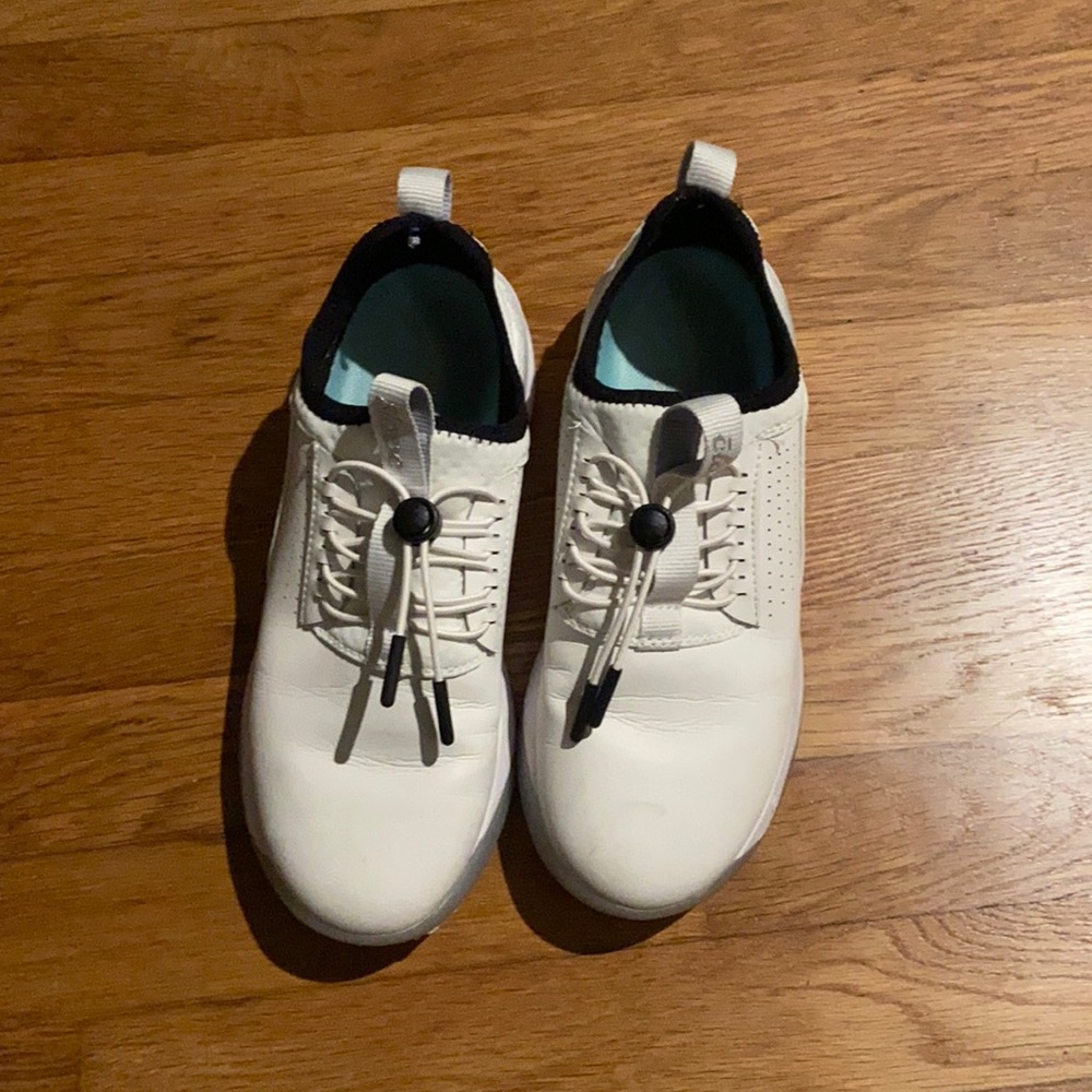 White Clove Nursing Shoes